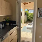 Belle Typique Du Sud Avec Grande Piscine Assas