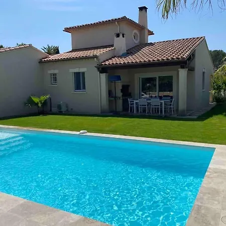 Belle Typique Du Sud Avec Grande Piscine Villa