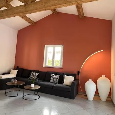 Belle Typique Du Sud Avec Grande Piscine Villa *