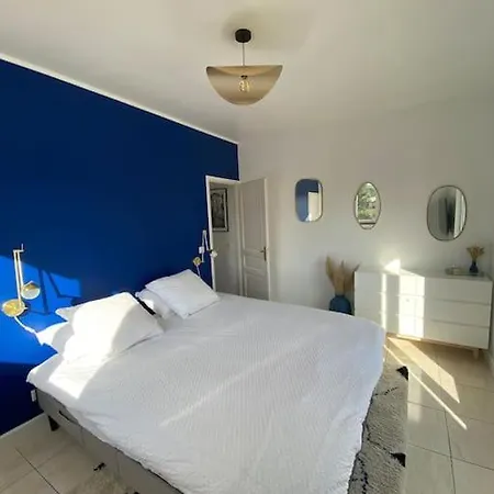 Belle Typique Du Sud Avec Grande Piscine Assas