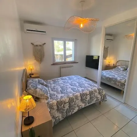 Belle Typique Du Sud Avec Grande Piscine Vila