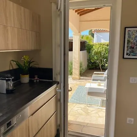 Belle Typique Du Sud Avec Grande Piscine Assas